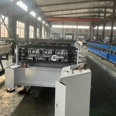 YX1000 0.3-1.2mm lantai dek baja Profil Roll Forming Machine 380VAC Untuk pasar Turki