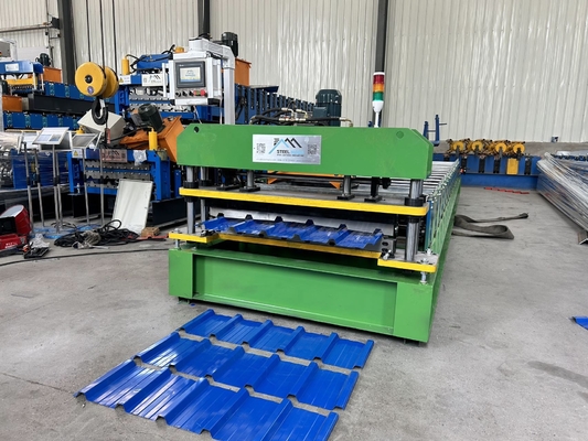 4Kw PLC dikendalikan Lembar atap Mesin Cold Roll Forming Dengan 18-20 Stasiun