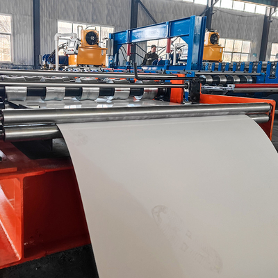 Profil Baja Warna Mesin Pembuat Roll Forming Lembaran Atap Panel Rib/R Berkecepatan Tinggi