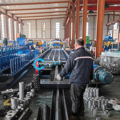 Ketebalan baja 4mm Besi Perubahan cepat 2&amp;3 Gelombang Crash Barrier Roll Forming Machine