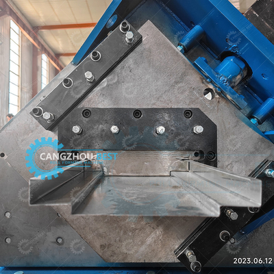 Self Lock Double Head Galvanized Steel 1.2mm Ketebalan Baja Pintu Frame Roll Forming Mesin