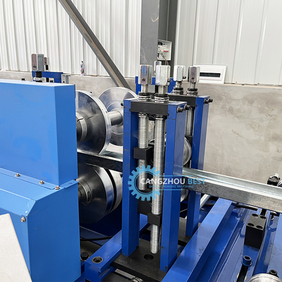 PLC Control C Z U Purlin Roll Forming Machine Pengeboran dan Pemotongan Hidraulik