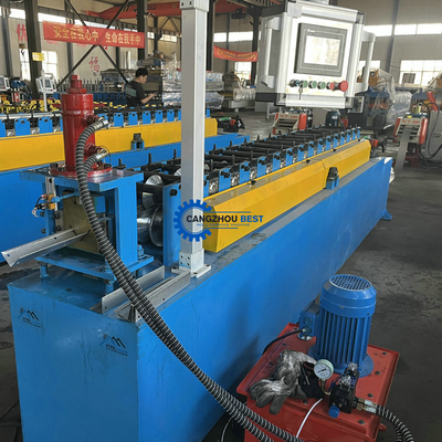 PLC dikendalikan perforated taman pagar roll membentuk mesin dengan desain yang dapat disesuaikan