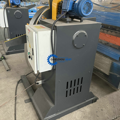 PLC dikendalikan perforated taman pagar roll membentuk mesin dengan desain yang dapat disesuaikan