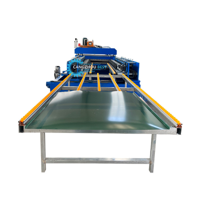 Otomatis Mengubah Ukuran PU Liner Steel Profile Roof Sheet Roll Forming Machine Untuk 0,3-0,8mm
