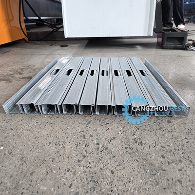 Profil Baja Dua Ukuran Stud Roll Forming Mesin Dengan Hydraulic Punching