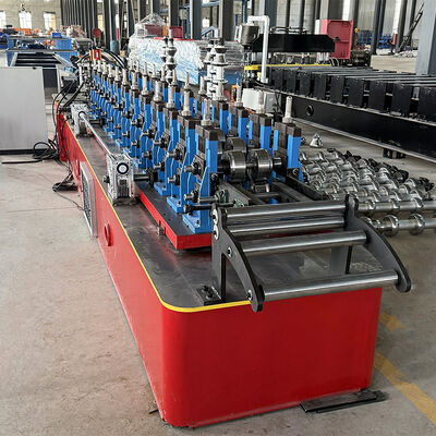 Ubah Ukuran Otomatis Mesin Roll Forming Pemotong Terbang Profil CU Kecepatan Tinggi