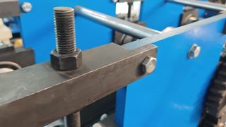 Mesin Roll Forming Sudut Baja